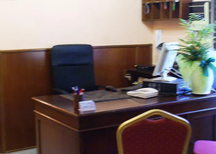 Hotel Farini 2*