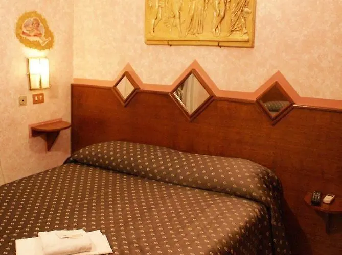 Hotel Farini 2*